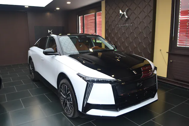 DS Automobiles No8 E-Tense Étoile 4x4
