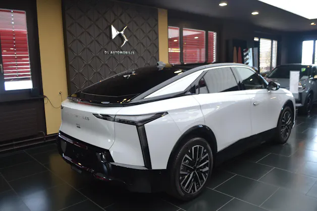 DS Automobiles No8 E-Tense Étoile 4x4