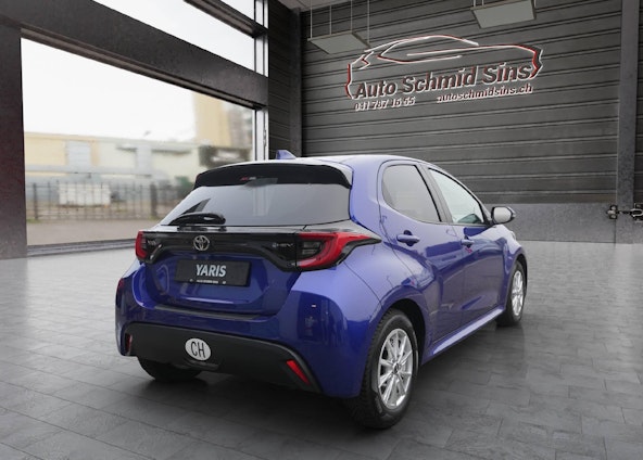 Vehicle image 3 Vehicle image 3