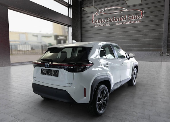 Vehicle image 3 Vehicle image 3