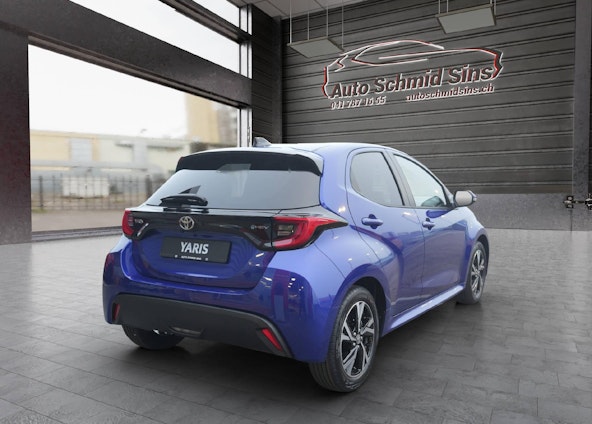 Vehicle image 4 Vehicle image 4