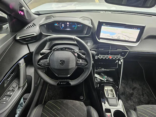 Peugeot 2008 1.2 Hybrid 145 GT