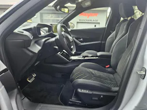 Peugeot 2008 1.2 Hybrid 145 GT