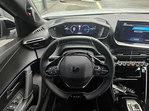 Peugeot 2008 1.2 Hybrid 145 GT