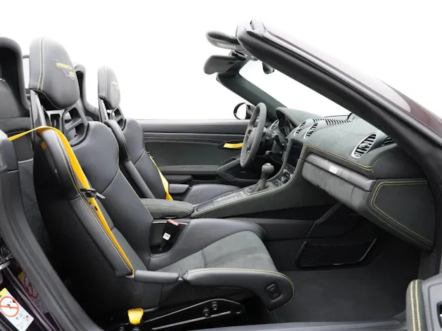 Porsche 718 Spyder RS