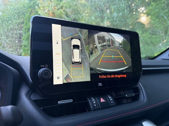 Vehicle image 4 Vehicle image 4