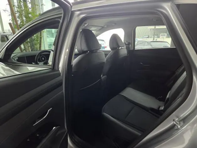 Hyundai Tucson 1.6 HEV Amplia 4WD
