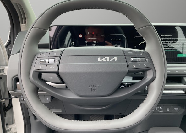 Vehicle image 4 Vehicle image 4