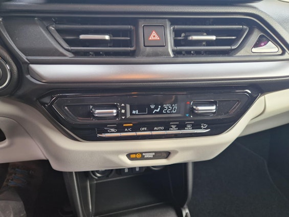 Vehicle image 15 Vehicle image 15