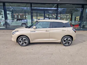 Suzuki Swift 1.2 Sakura Top Hybrid 4x4