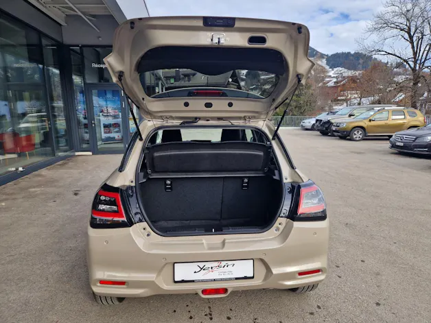 Suzuki Swift 1.2 Sakura Top Hybrid 4x4