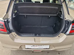 Suzuki Swift 1.2 Sakura Top Hybrid 4x4