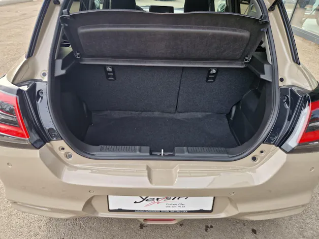 Suzuki Swift 1.2 Sakura Top Hybrid 4x4