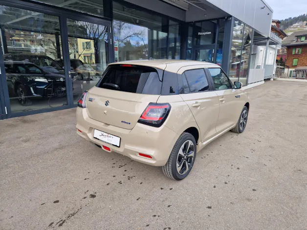 Suzuki Swift 1.2 Sakura Top Hybrid 4x4