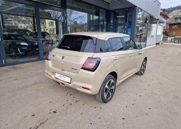 Vehicle image 4 Vehicle image 4