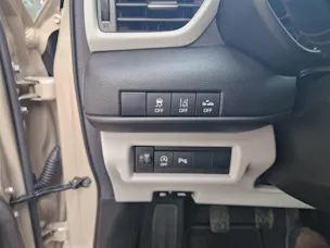 Suzuki Swift 1.2 Sakura Top Hybrid 4x4