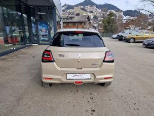Suzuki Swift 1.2 Sakura Top Hybrid 4x4