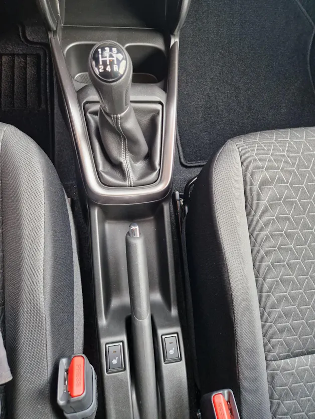 Suzuki Swift 1.2 Sakura Top Hybrid 4x4