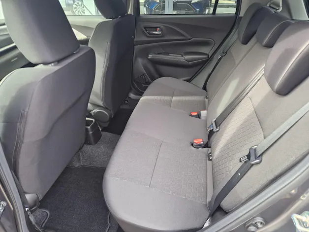 Suzuki Swift 1.2 Sakura Hybrid