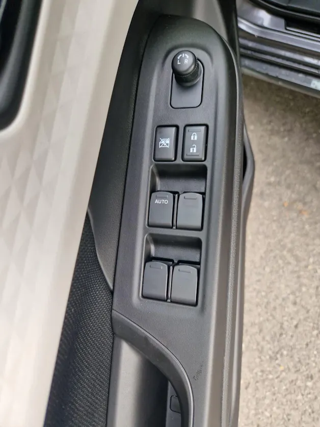 Suzuki Swift 1.2 Sakura Hybrid
