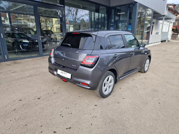 Suzuki Swift 1.2 Sakura Hybrid