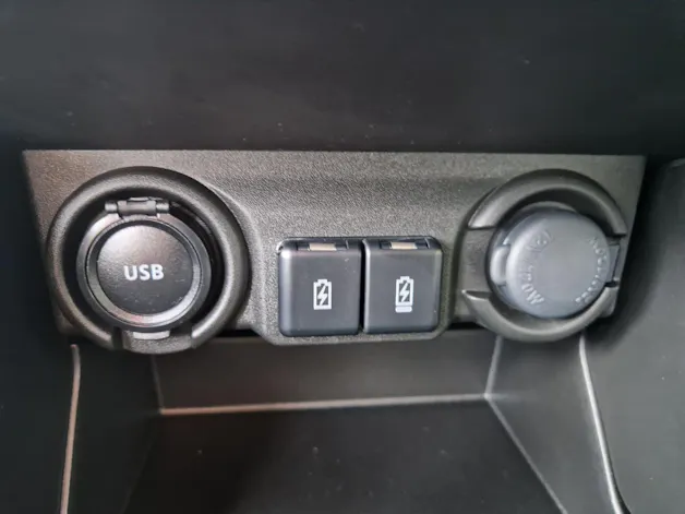 Suzuki Swift 1.2 Sakura Hybrid