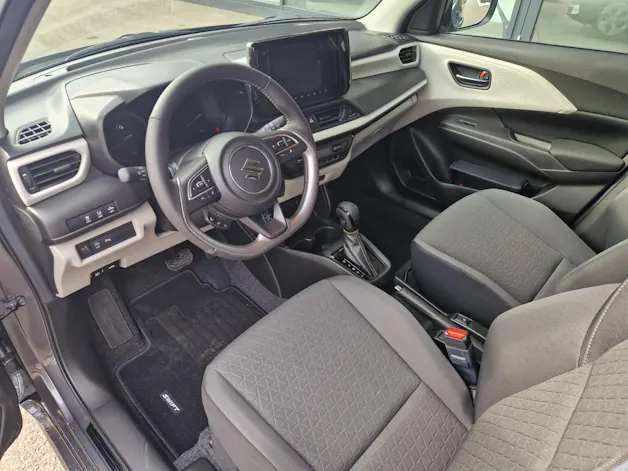 Suzuki Swift 1.2 Sakura Hybrid