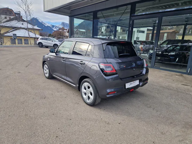 Suzuki Swift 1.2 Sakura Hybrid