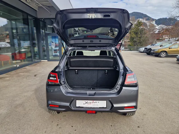Suzuki Swift 1.2 Sakura Hybrid