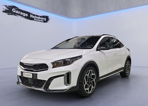 First vehicle image First vehicle image