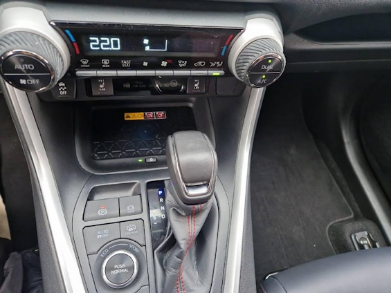 Vehicle image 15 Vehicle image 15