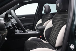 Vehicle image ALFA ROMEO Tonale 1.3 Plug-in Hybrid Sport Speciale Launch Q4