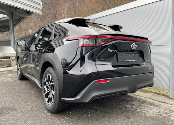 Vehicle image 3 Vehicle image 3