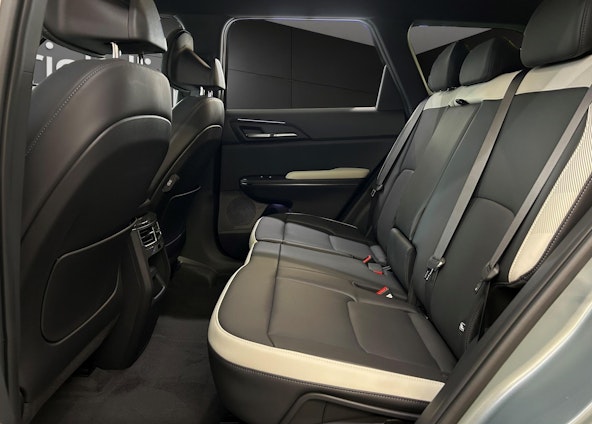 Vehicle image 7 Vehicle image 7