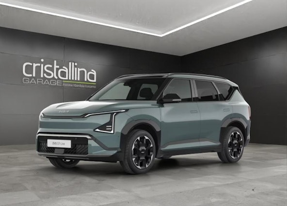 First vehicle image First vehicle image