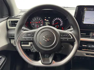 Suzuki Swift 1.2 Sakura Top Hybrid 4x4