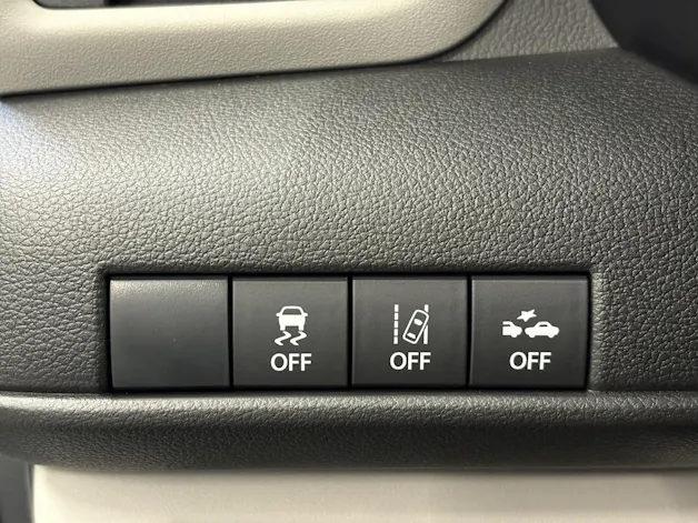Suzuki Swift 1.2 Sakura Top Hybrid 4x4