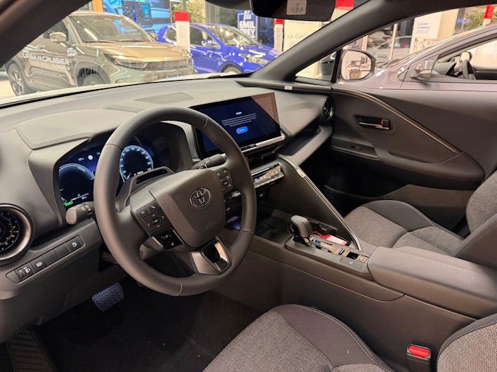 Vehicle image TOYOTA C-HR