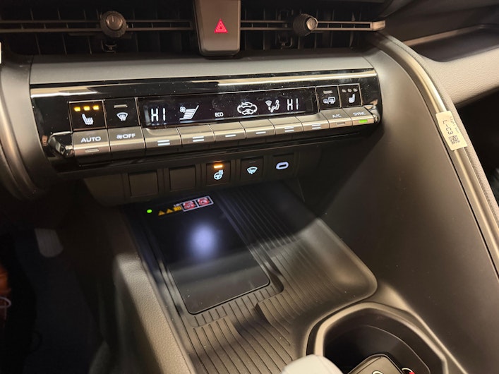 Vehicle image TOYOTA C-HR