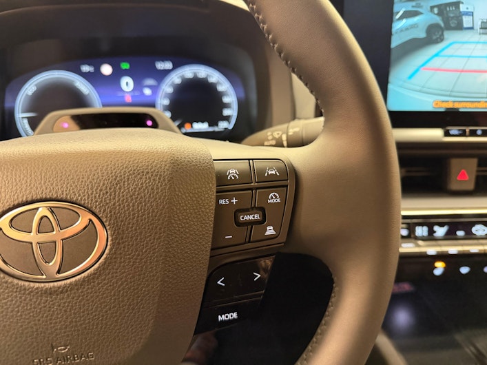 Vehicle image TOYOTA C-HR