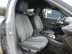 Peugeot 2008 1.2 Hybrid 145 Allure Premium