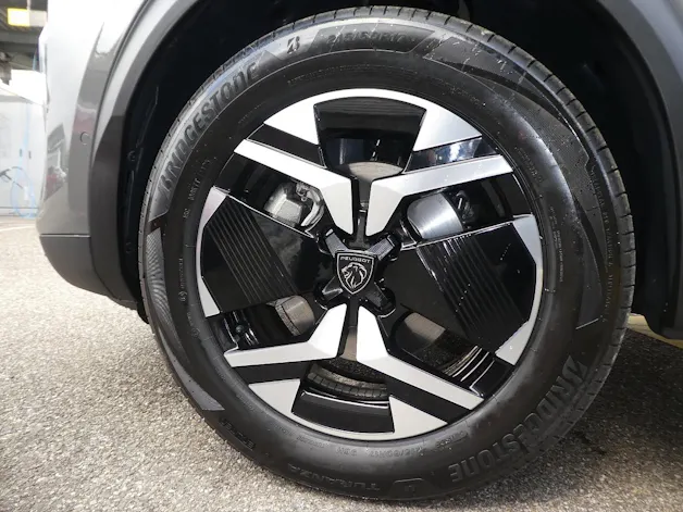 Peugeot 2008 1.2 Hybrid 145 Allure Premium