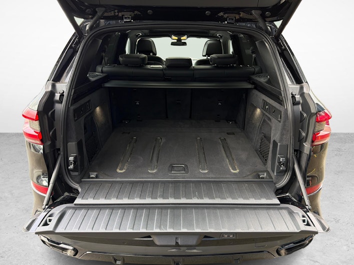 Vehicle image BMW X5