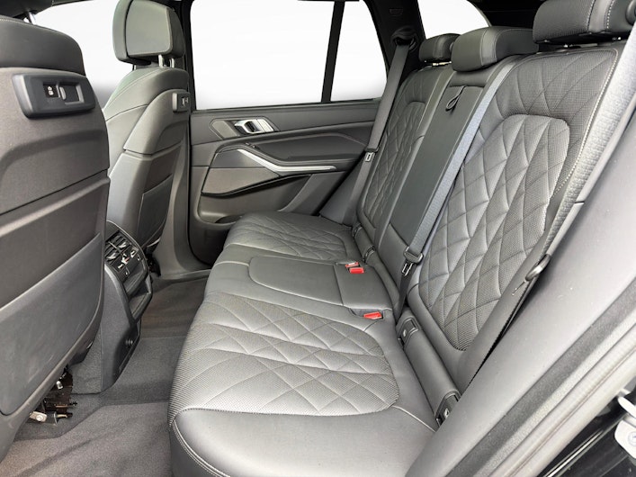 Vehicle image BMW X5