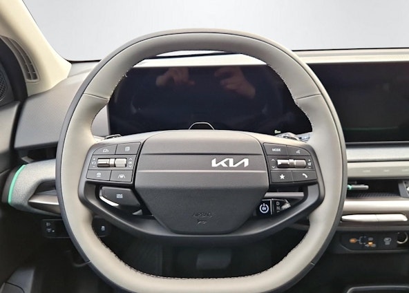 Vehicle image 4 Vehicle image 4