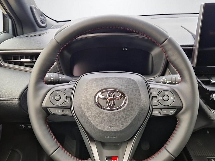 Vehicle image TOYOTA COROLLA CROSS