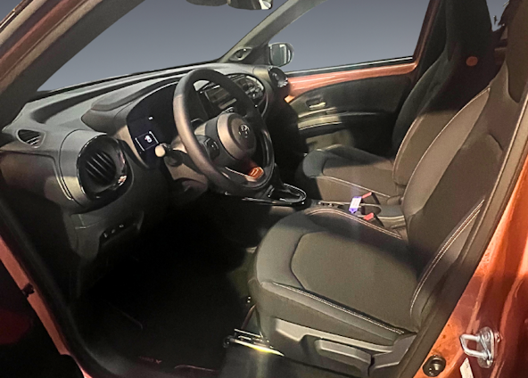 Vehicle image 6 Vehicle image 6