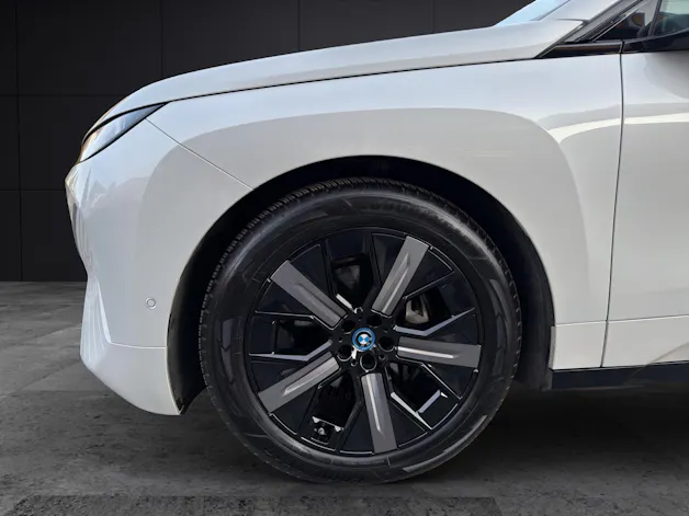 BMW iX xDrive45