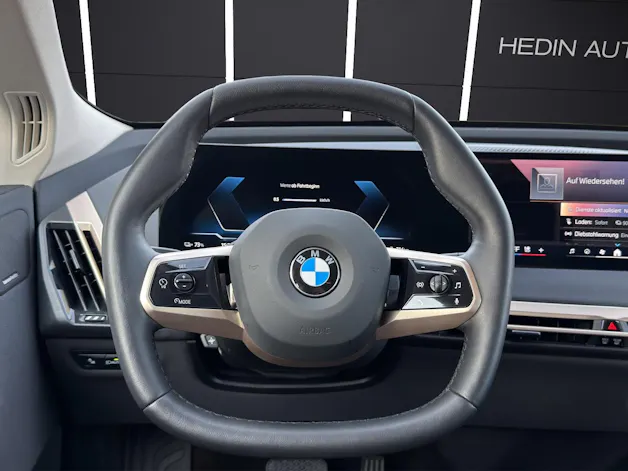 BMW iX xDrive45