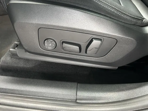 BMW 230e xDrive paddles Active Tourer